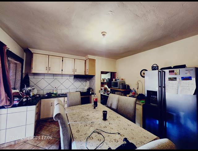 7 BEDROOM FREESTANDING FOR SALE IN HAYFIELDS